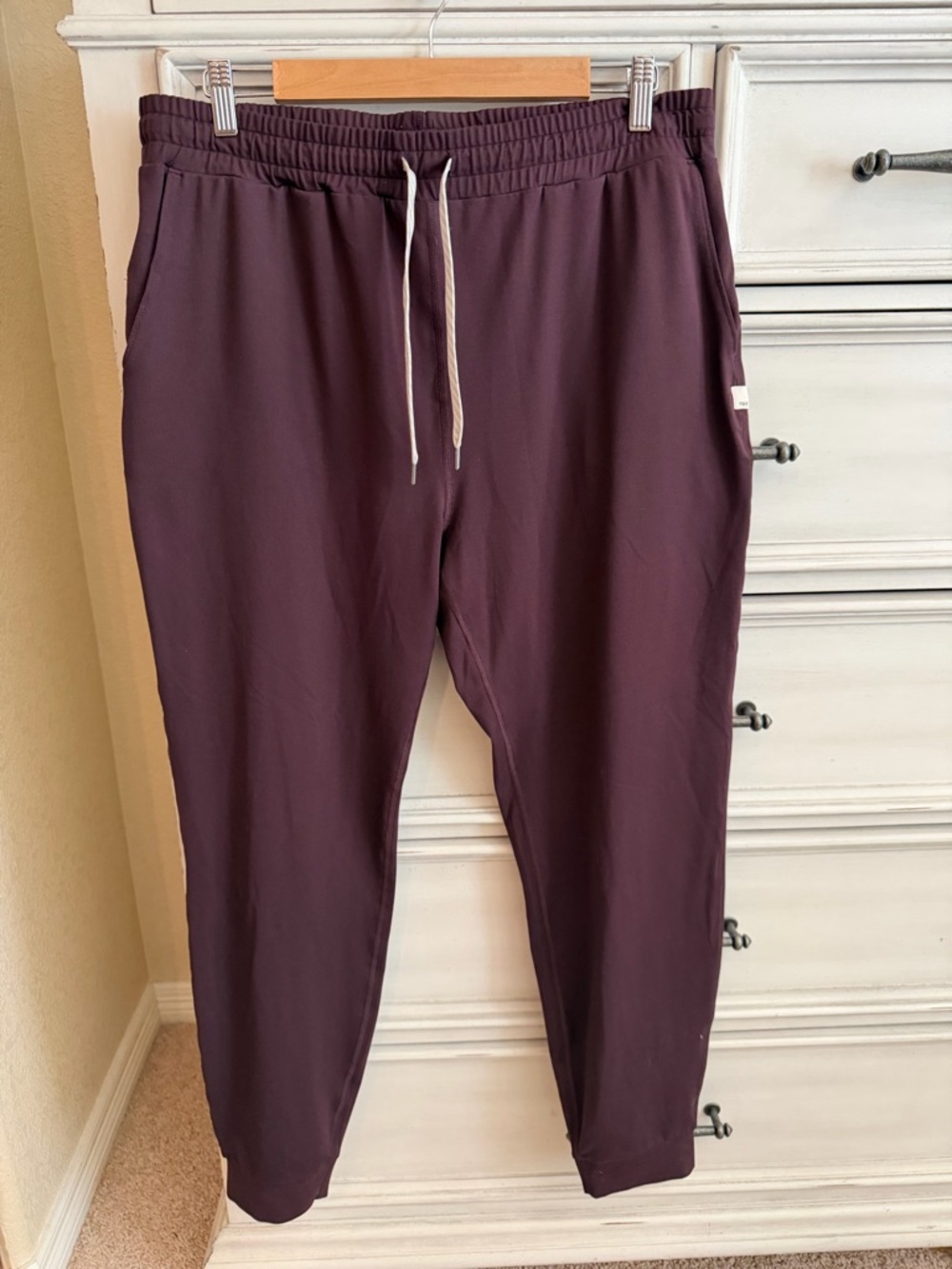 Vuori performance joggers